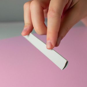 Jak piłować paznokcie na kwadrat?