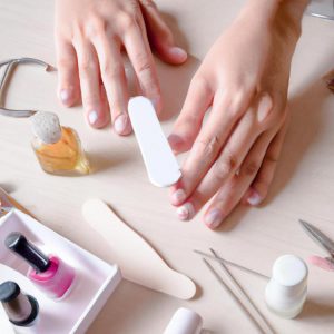 Jak przedłużyć paznokcie bez szablonu
